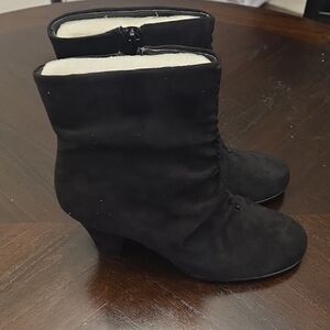 NWT Aerosole Elegant Black Ankle Boots